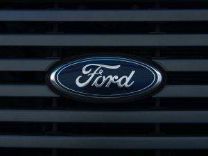 Wszystko, co musisz wiedzieć o hybrydowym akumulatorze Ford Escape